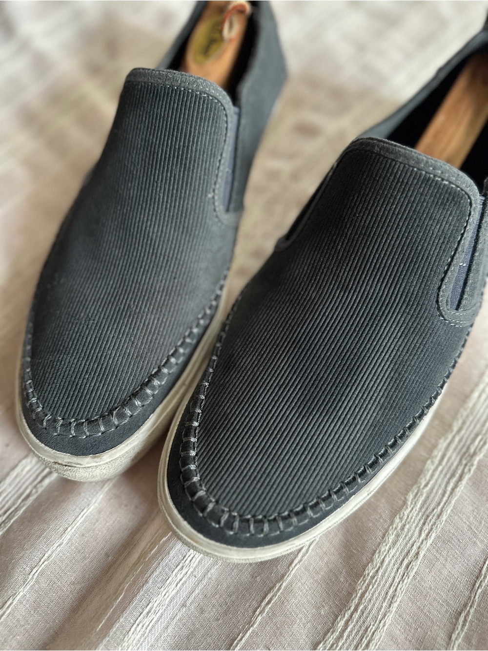 CLARKS Kessell Slip Dark Grey Corduroy Moc Toe Slip On Sneakers Men's | 12